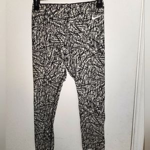 Nike Pro-Fit Small Patterned Leggins